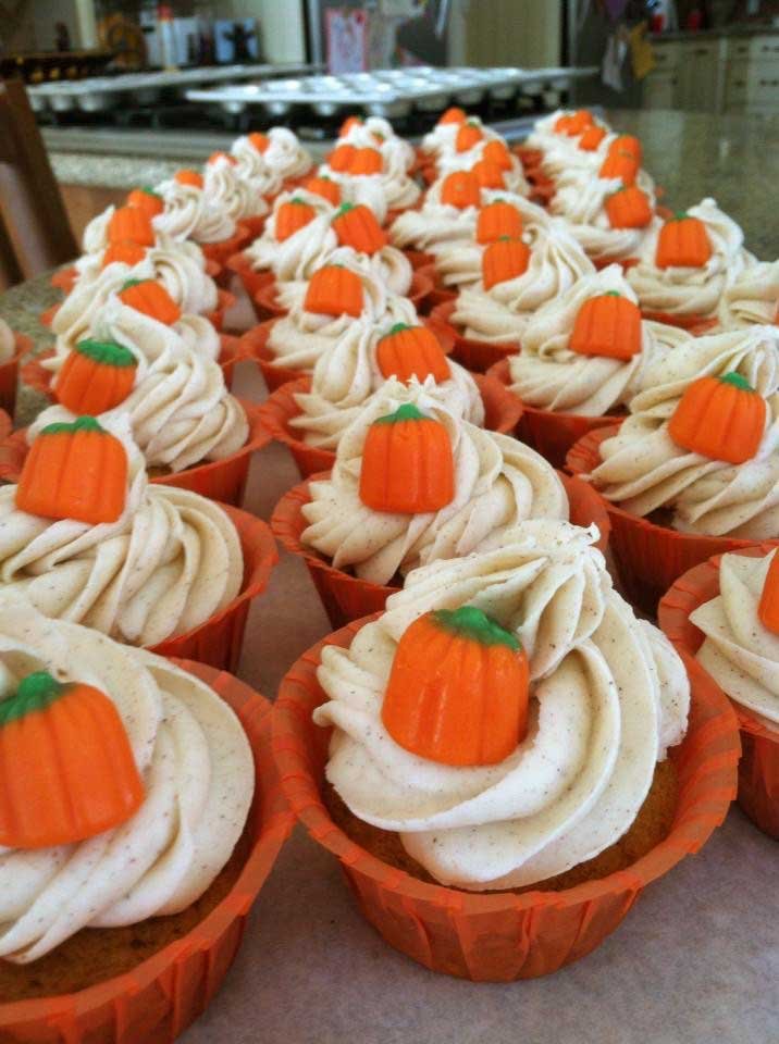 Pumpkin Spice Cupcakes with Cinnamon Cream Cheese Frosting